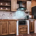 Challet Nestor شاليه بلاتامونيس